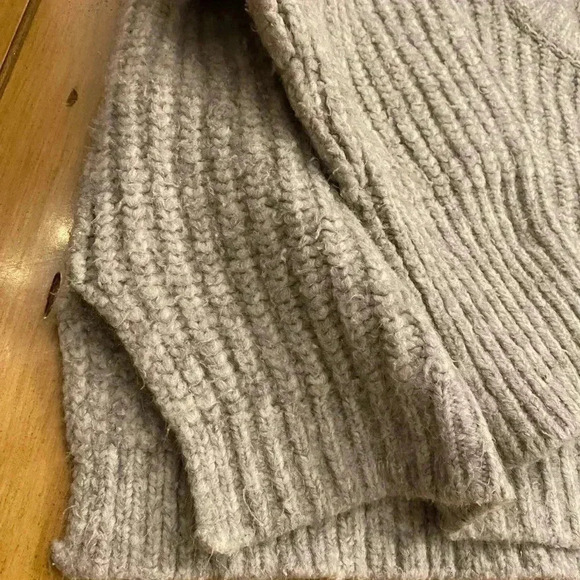 Free People Women’s Oversized Thick Knit Gray Sweater acrylic poly scoop neck S - Picture 5 of 16